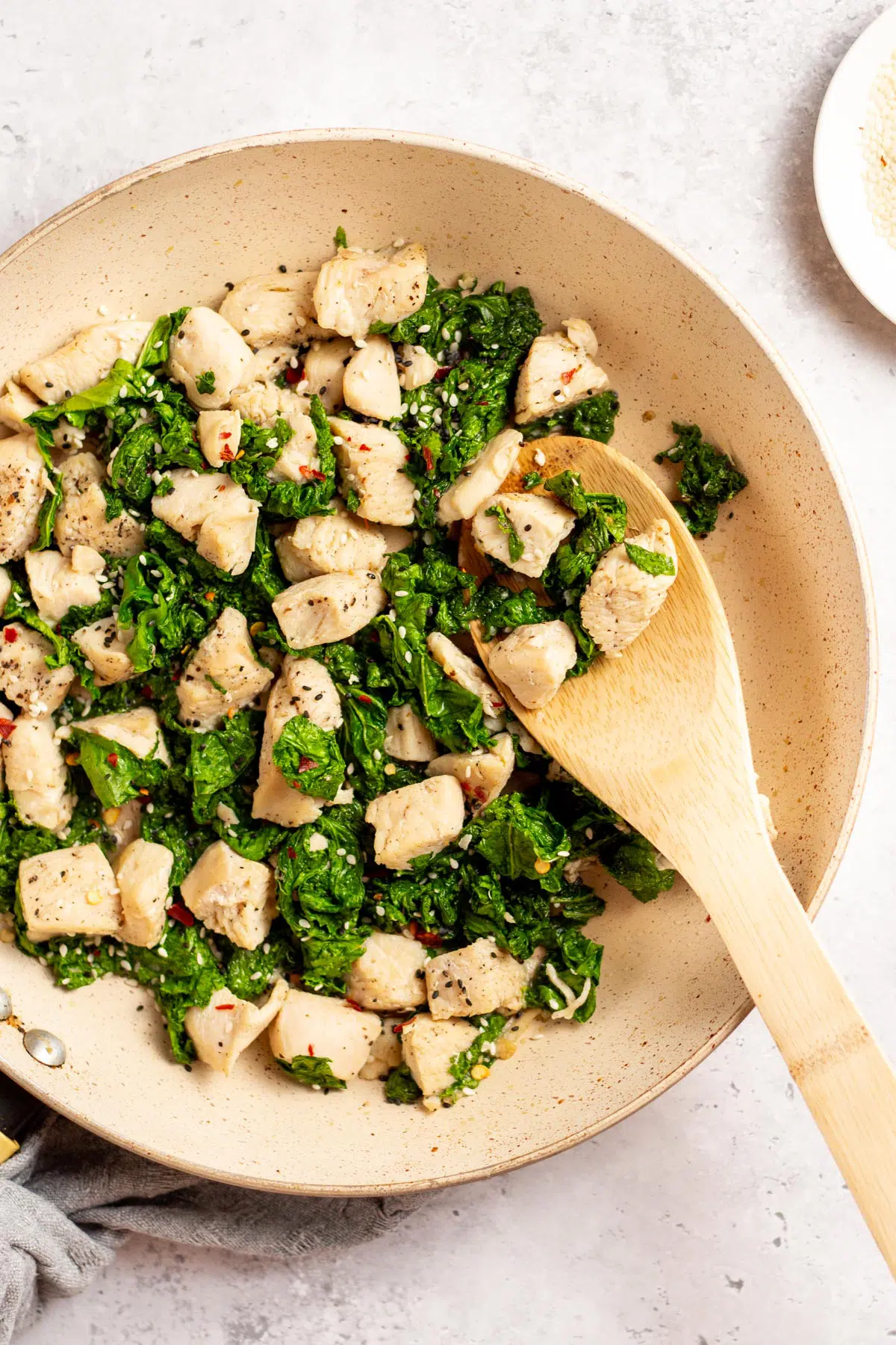 Chicken Kale Stir Fry (Healthy & Low Carb)